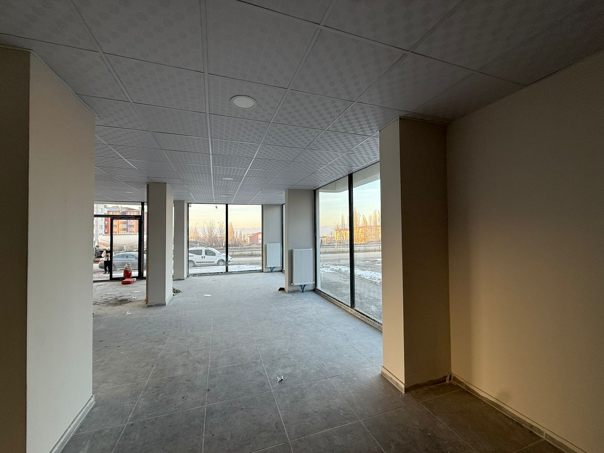 YUNUS EMRE'DE KİRALIK DÜKKAN